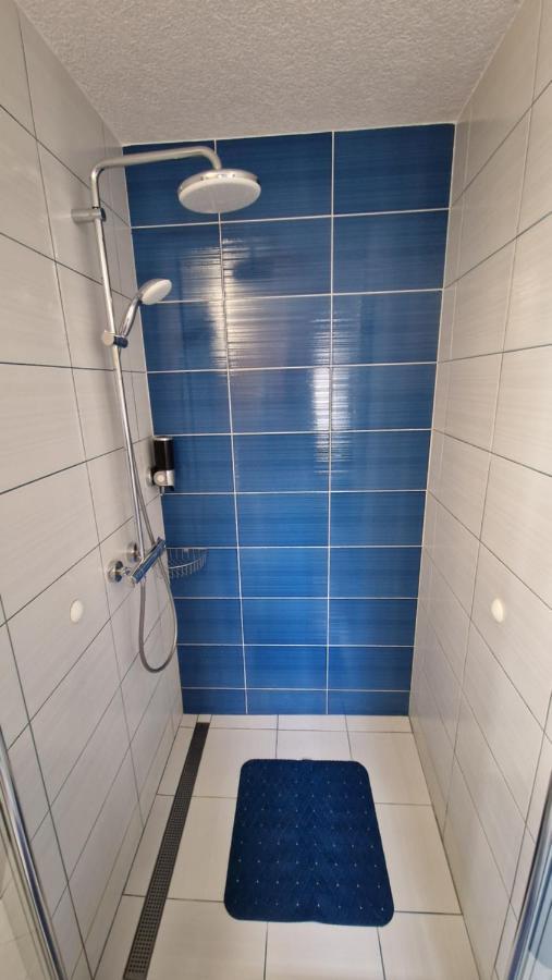 Design Apartments Red Blue أوسييك المظهر الخارجي الصورة