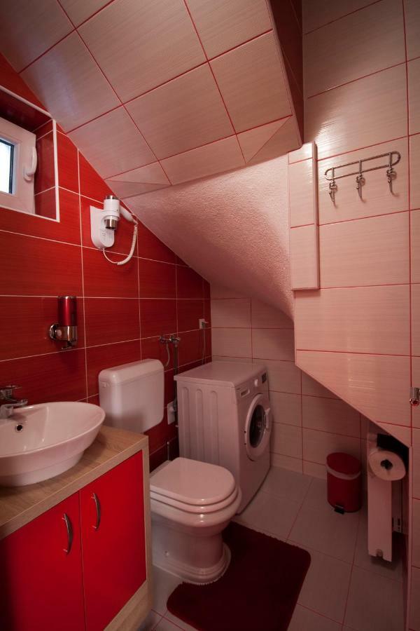 Design Apartments Red Blue أوسييك المظهر الخارجي الصورة