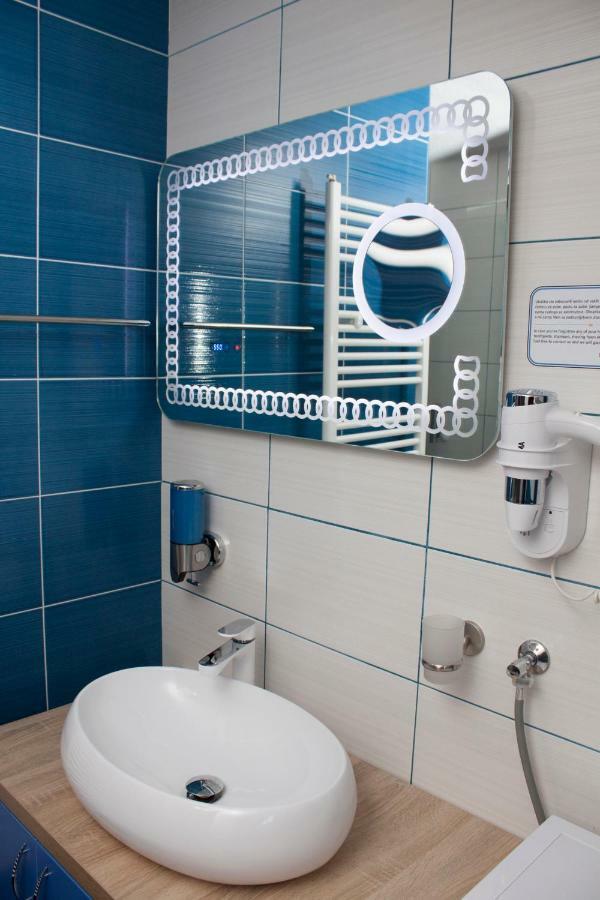 Design Apartments Red Blue أوسييك المظهر الخارجي الصورة